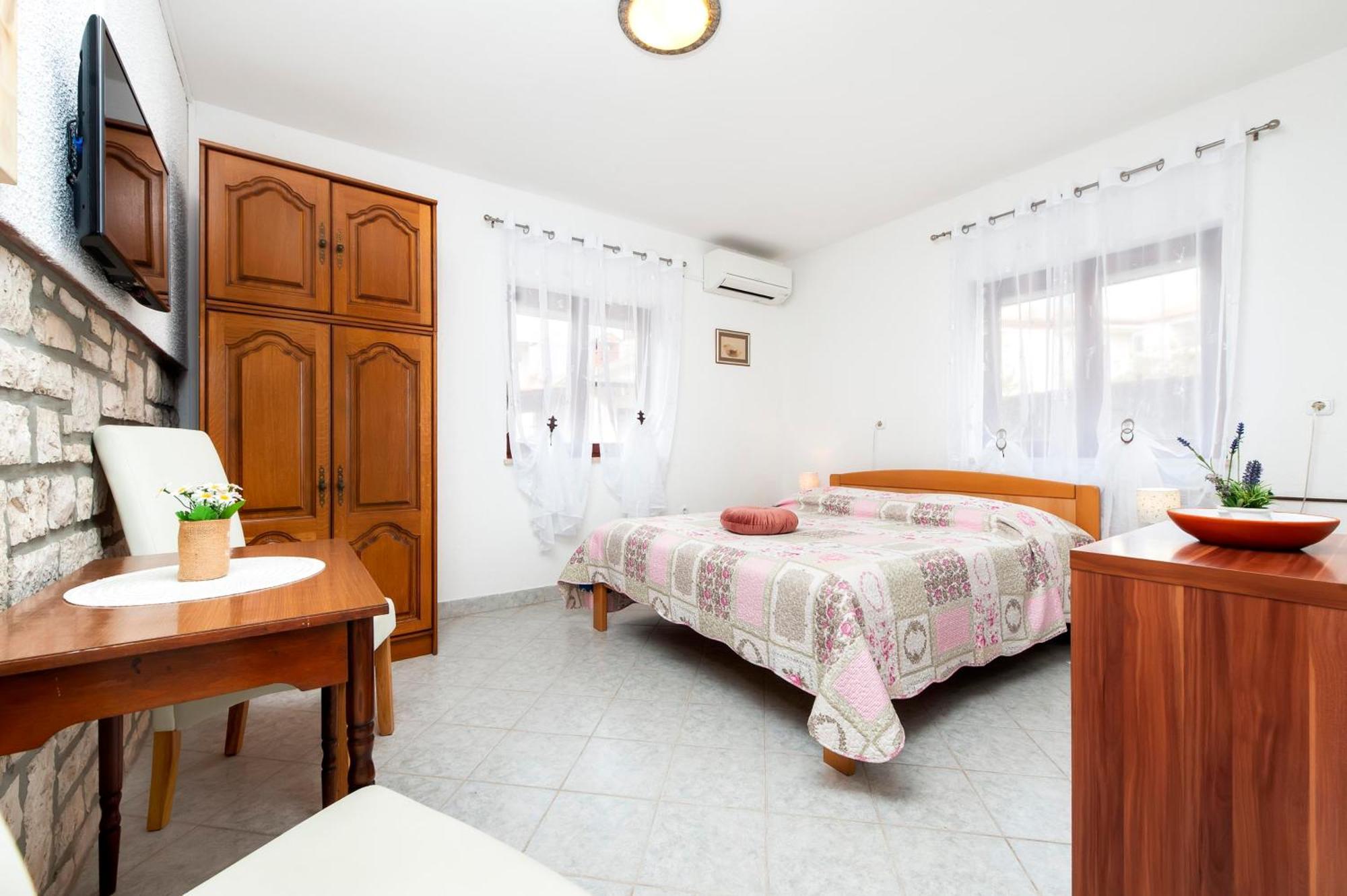 Apartments And Room Silvana Rovinj Dış mekan fotoğraf