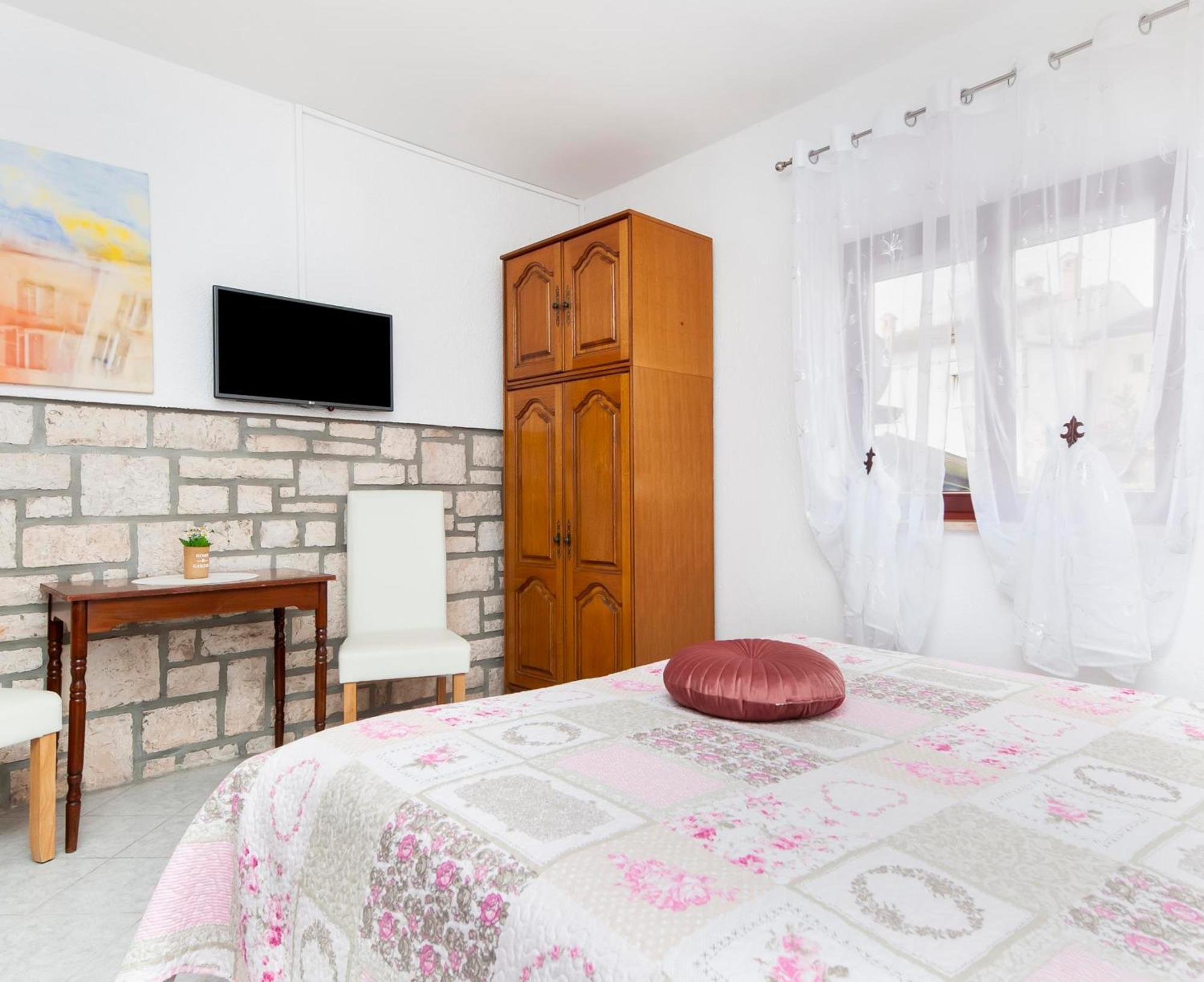 Apartments And Room Silvana Rovinj Dış mekan fotoğraf