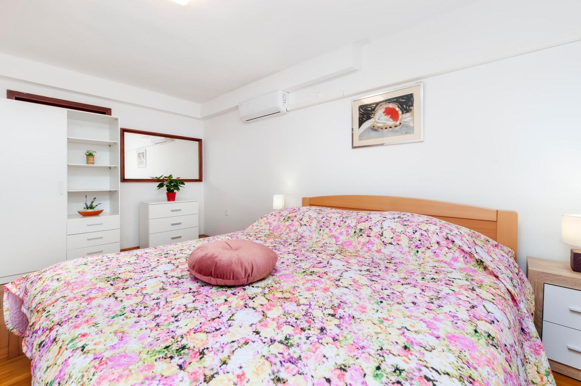 Apartments And Room Silvana Rovinj Dış mekan fotoğraf