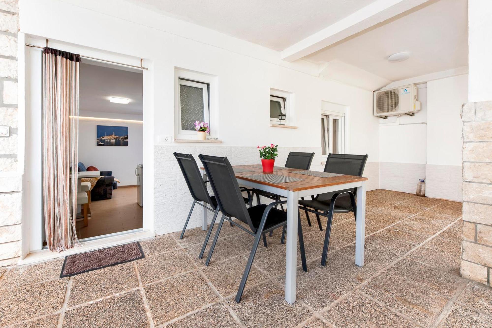 Apartments And Room Silvana Rovinj Dış mekan fotoğraf