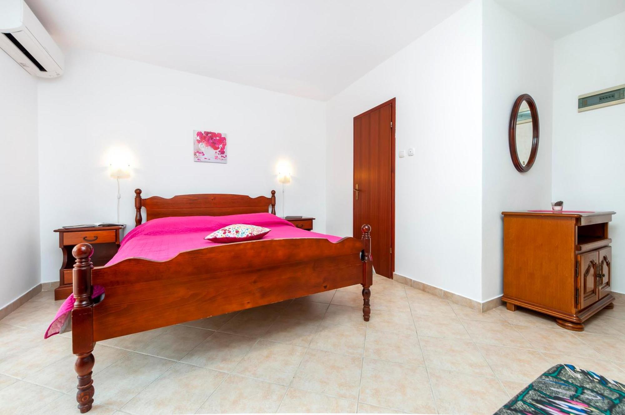 Apartments And Room Silvana Rovinj Dış mekan fotoğraf